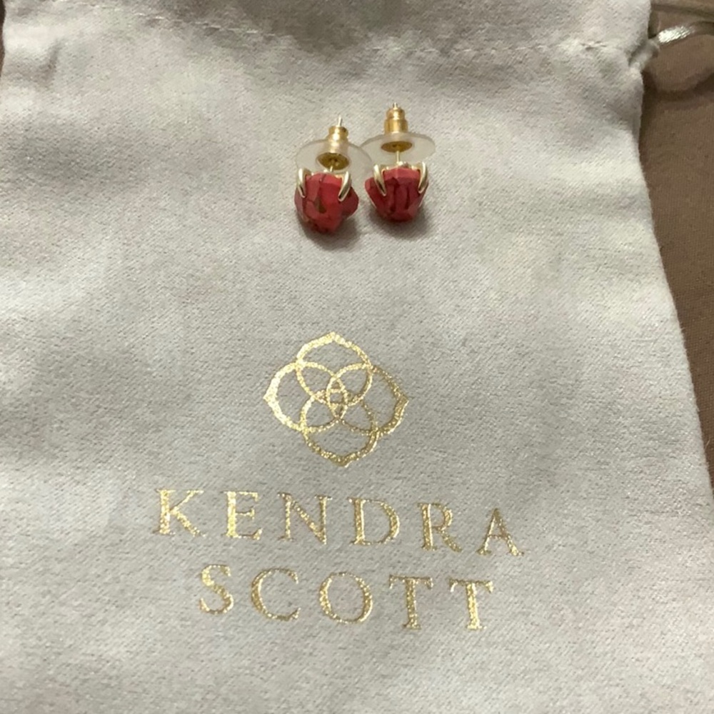 Kendra Scott Stud earrings